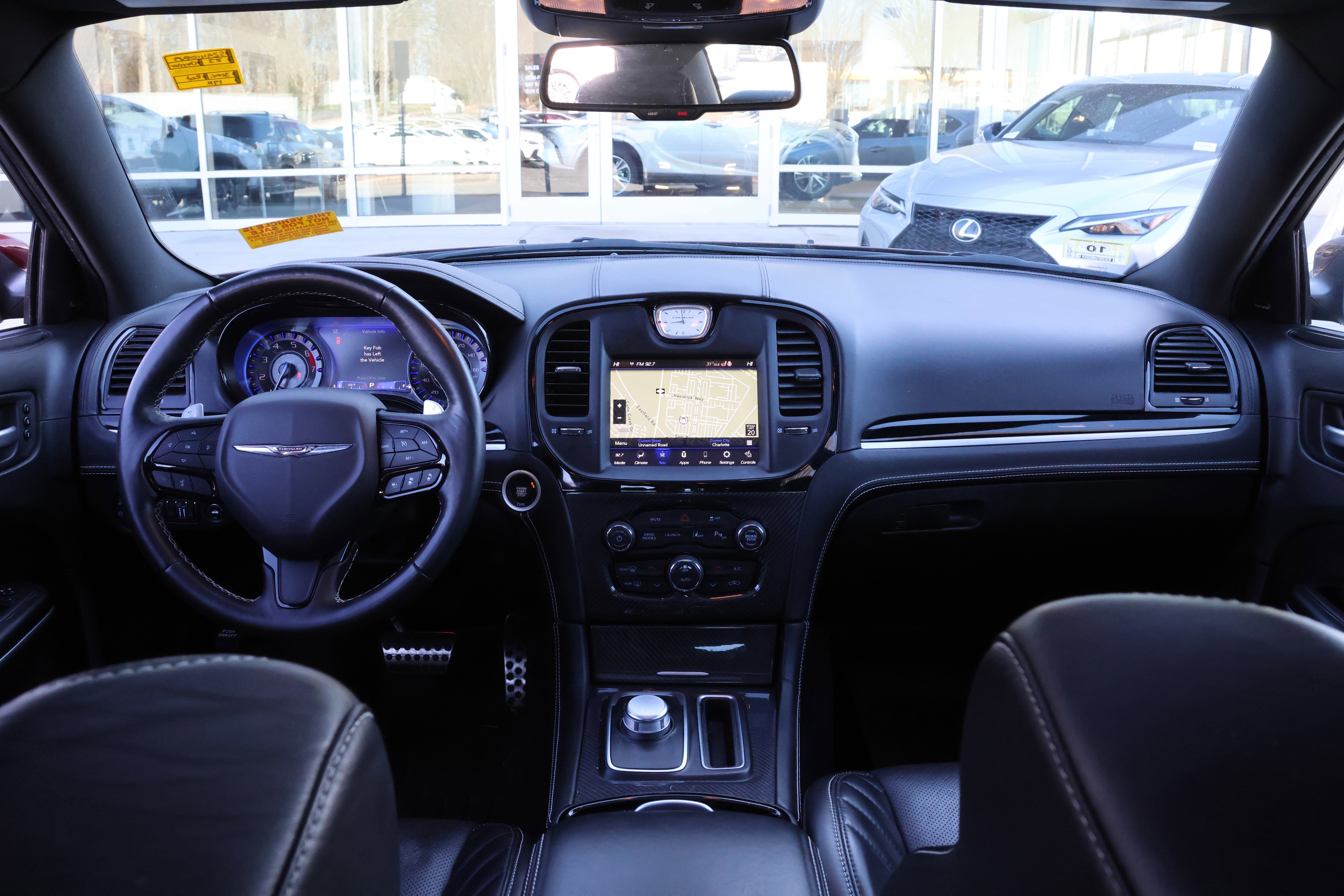 Used 2023 Chrysler 300 C image 17