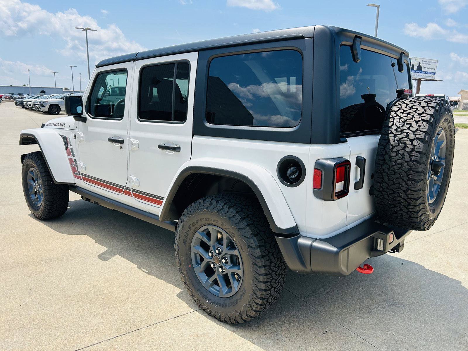 New 2026 Jeep Wrangler Unlimited Sport w/ Dual Top Group AWD/4WD image 35