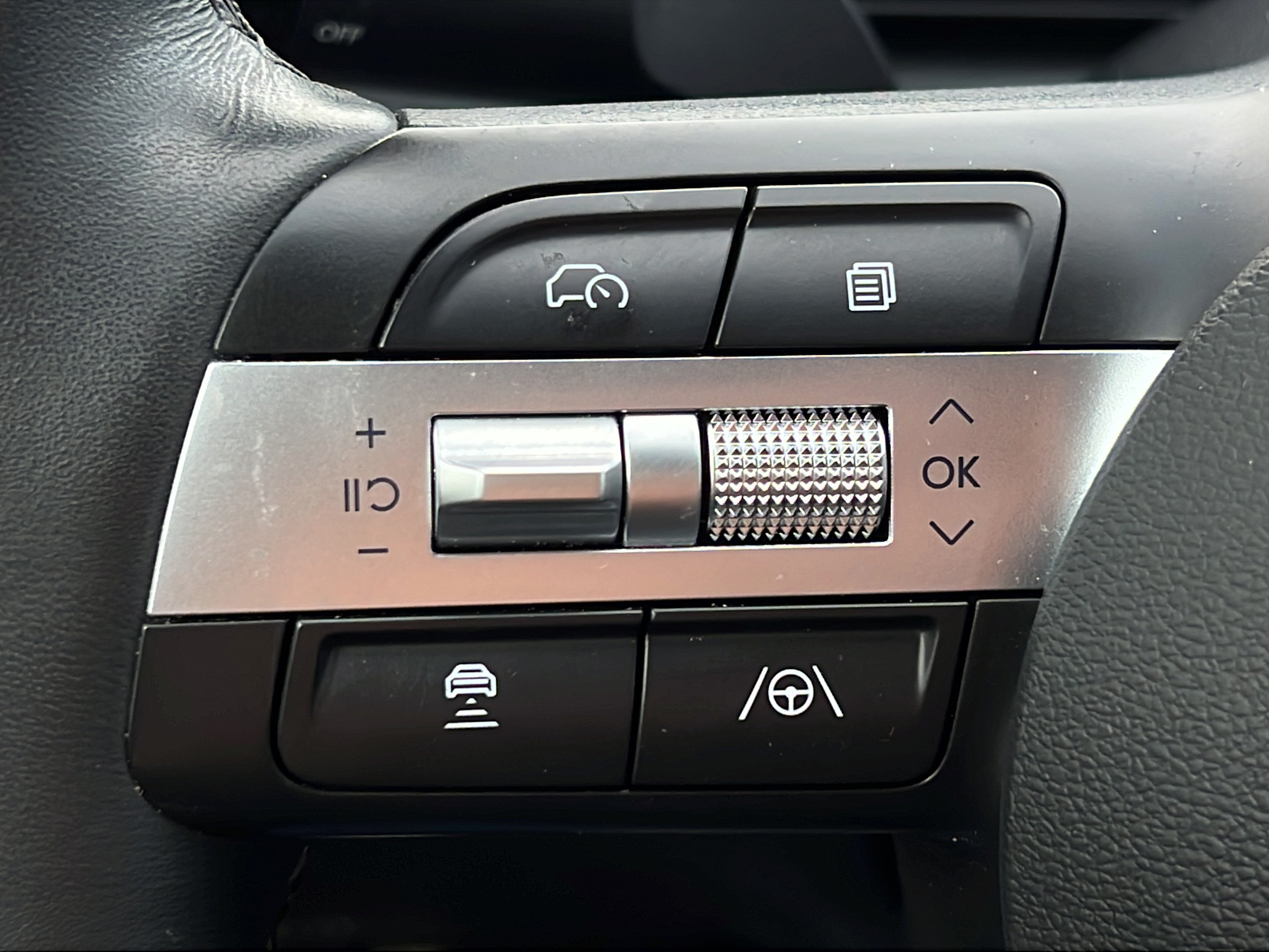 Used 2025 Hyundai Tucson SEL FWD image 24