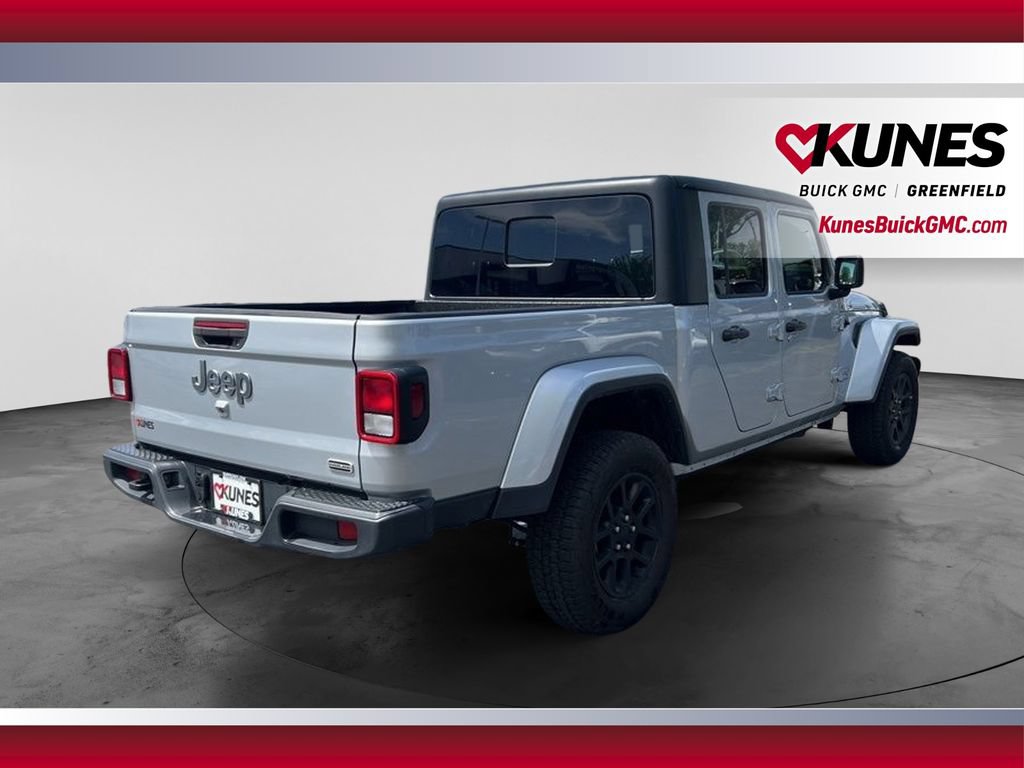 Used 2023 Jeep Gladiator Overland AWD/4WD image 5