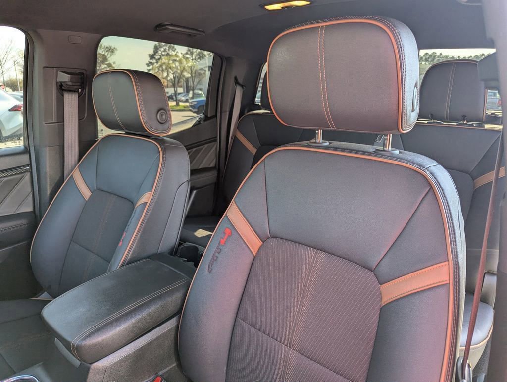 Used 2023 GMC Canyon AT4 image 15