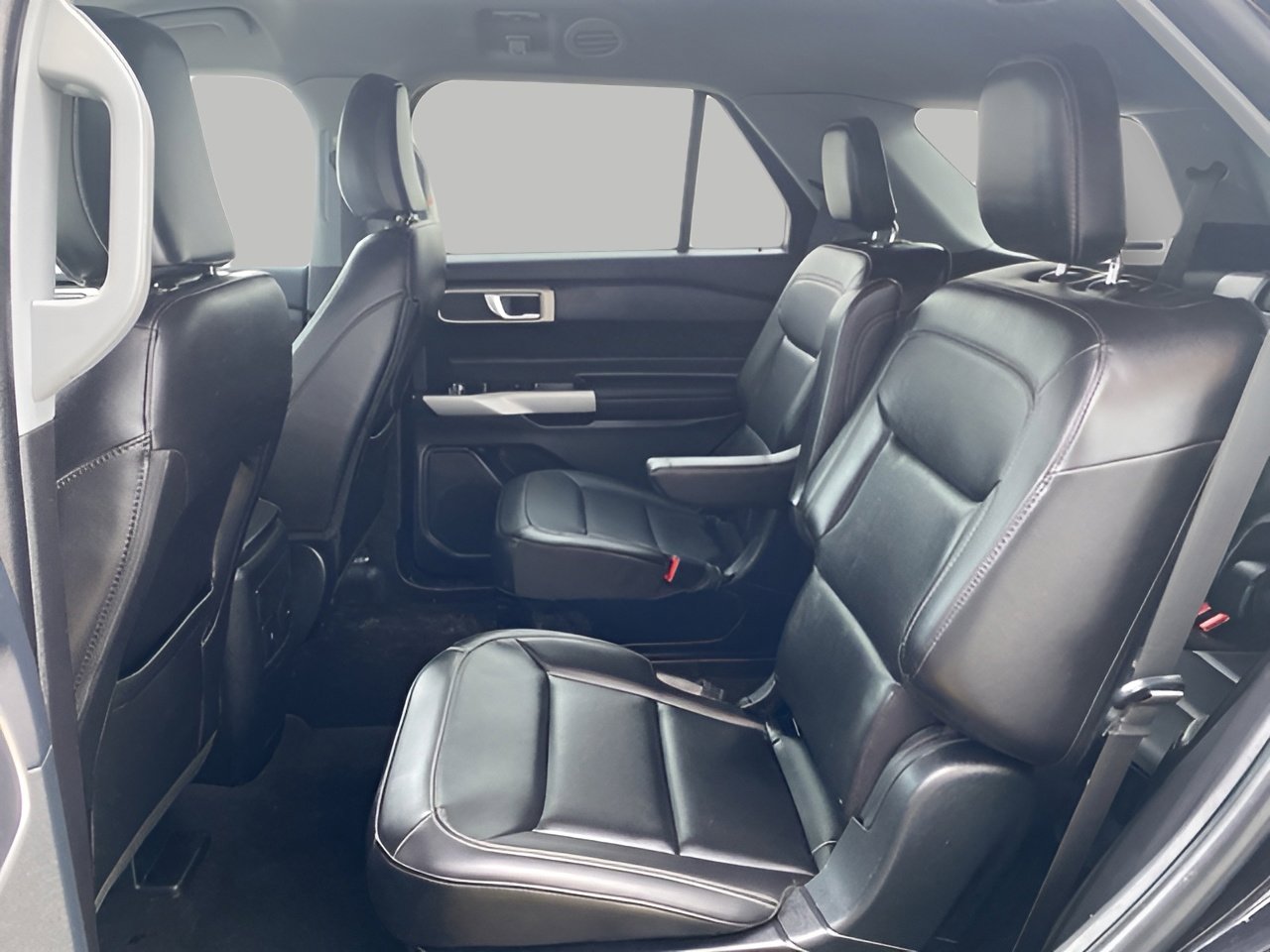 Used 2023 Ford Explorer XLT w/ Equipment Group 202A image 39