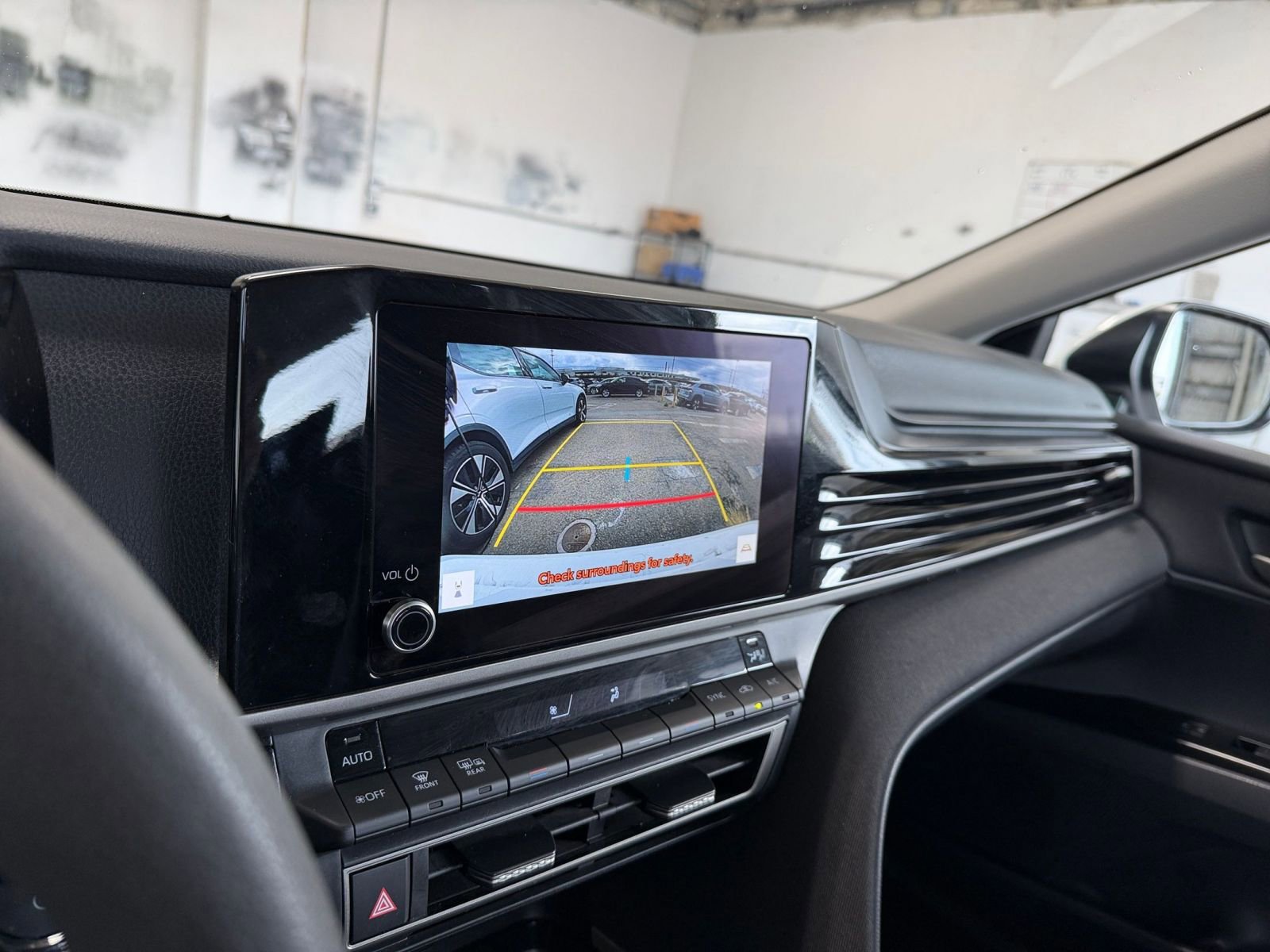 Used 2025 Toyota Camry LE image 17