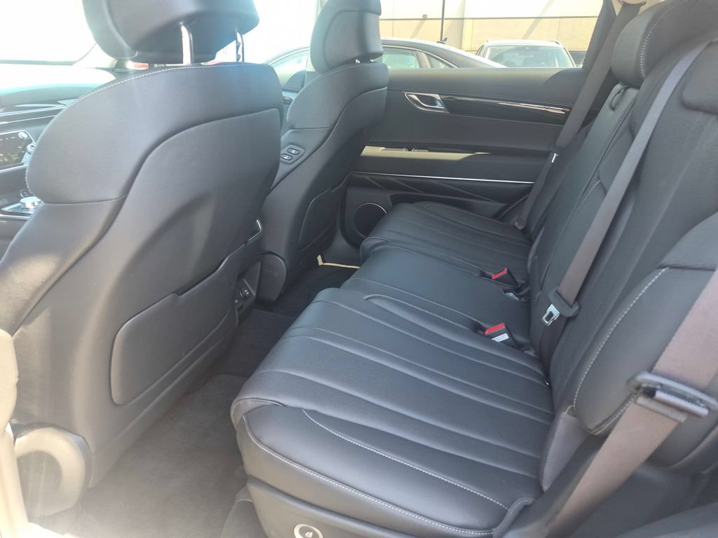 Used 2026 Genesis GV80 2.5T RWD image 18