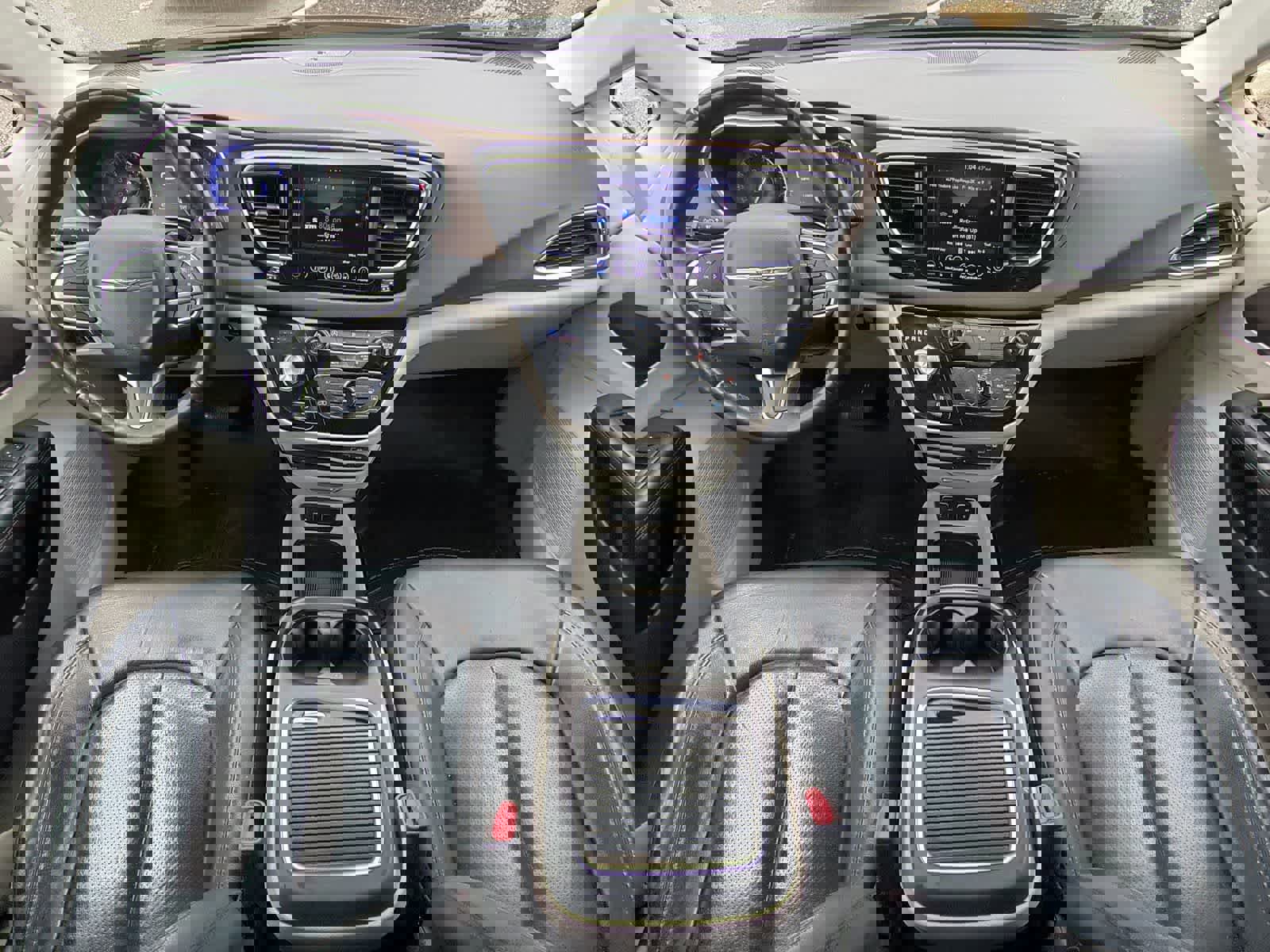 Used 2018 Chrysler Pacifica Touring-L Plus w/ Tire & Wheel Group image 7