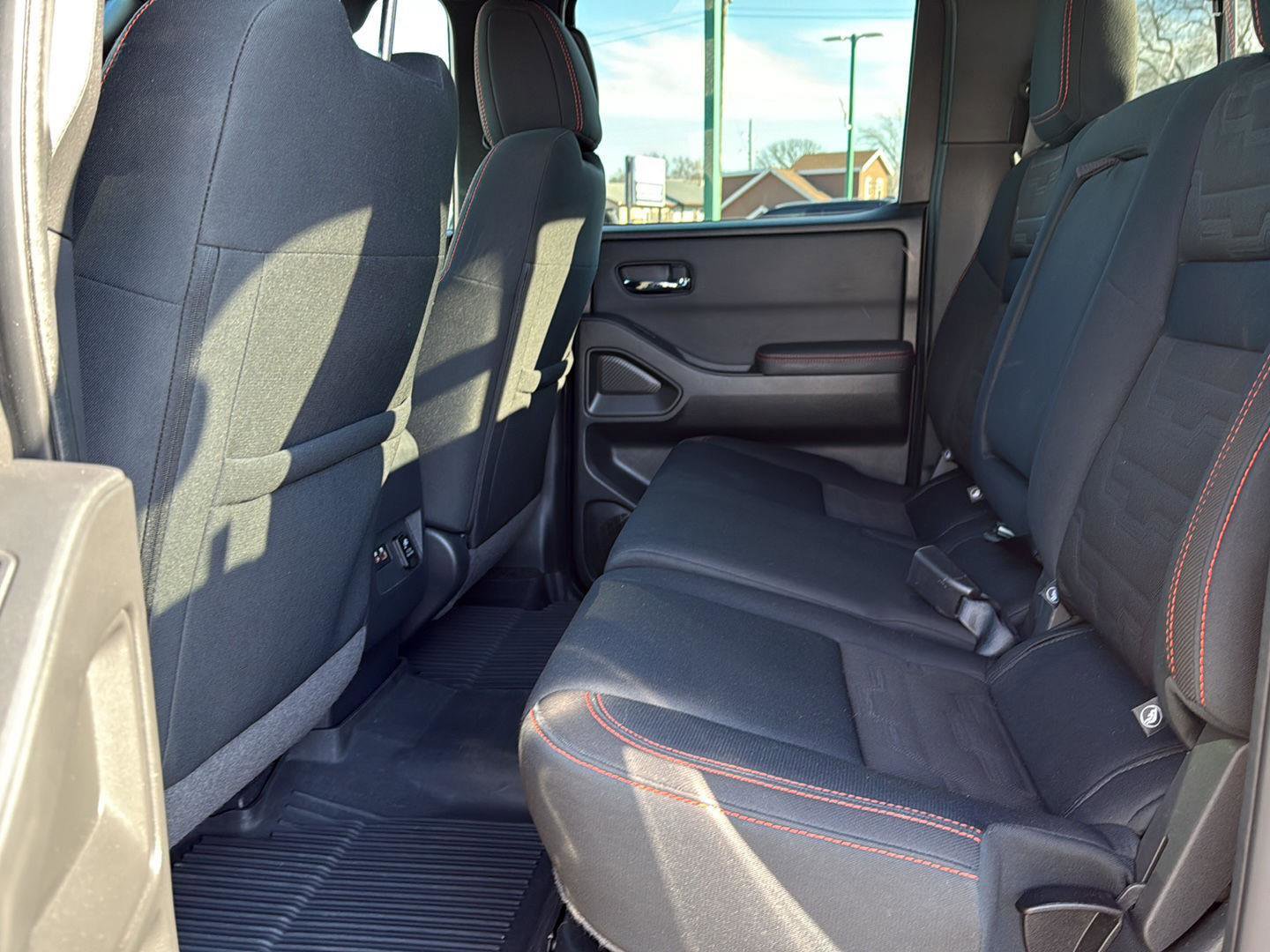 Used 2022 Nissan Frontier PRO-4X image 33