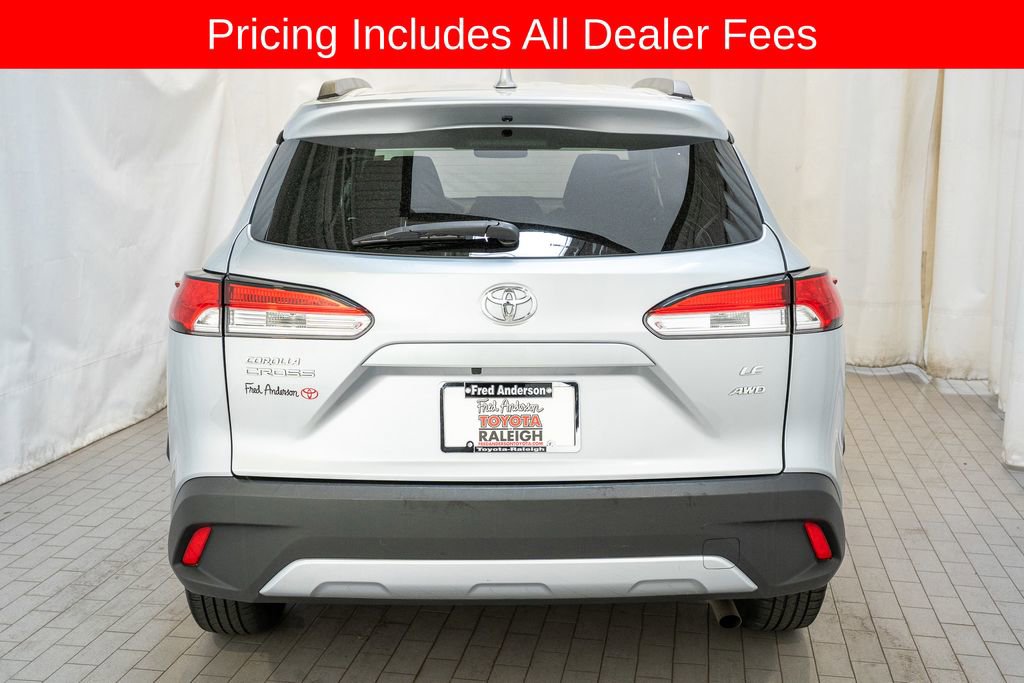 Used 2024 Toyota Corolla Cross LE AWD/4WD image 4