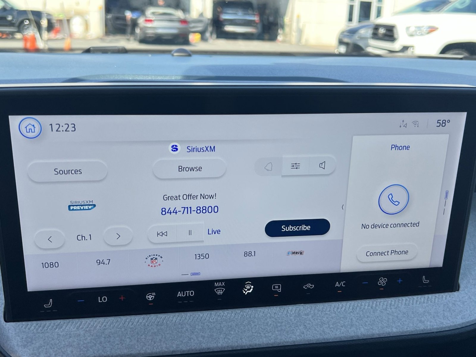 Certified 2025 Ford Maverick XLT w/ XLT Luxury Package image 18