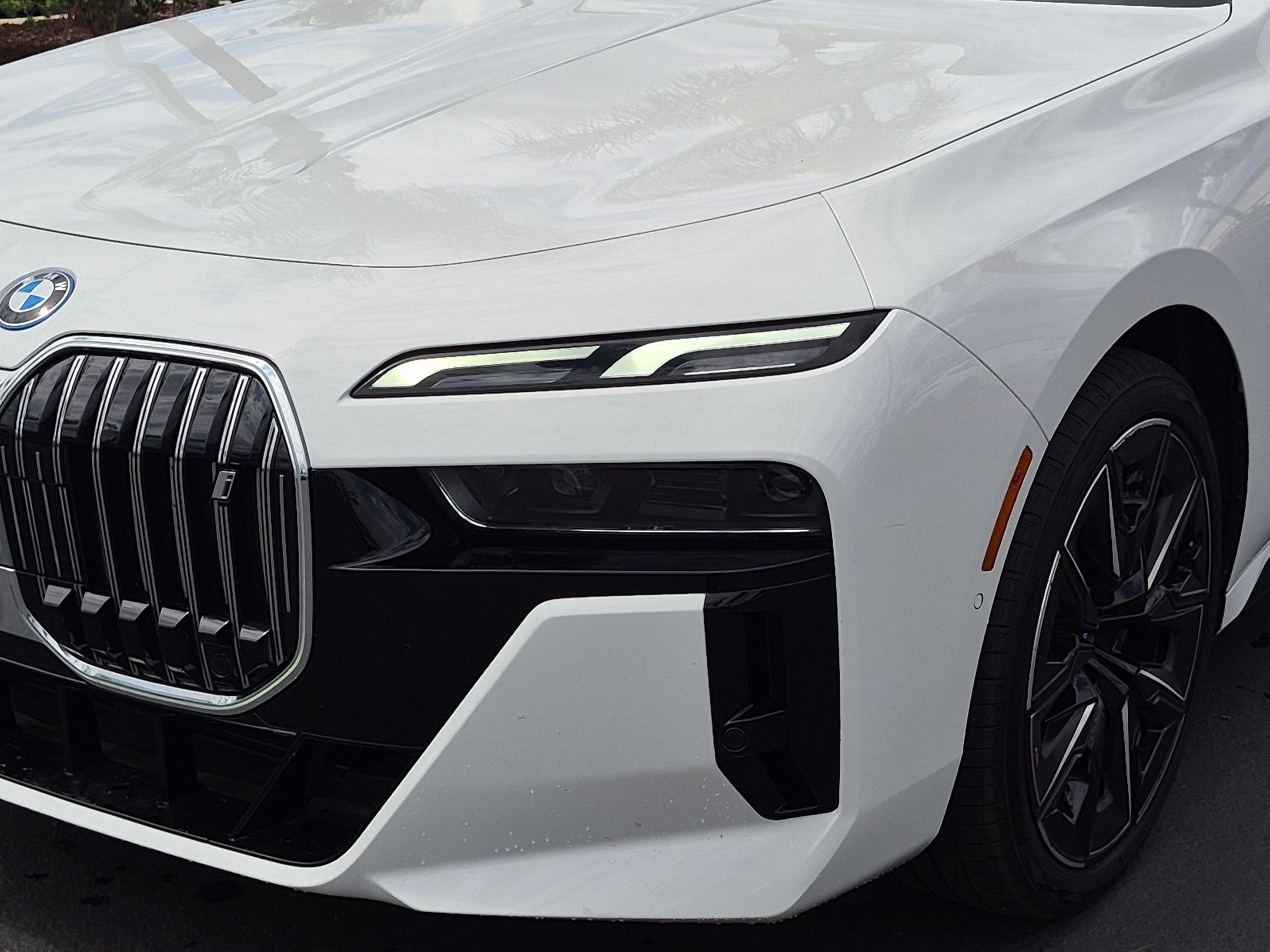 Certified 2024 BMW i7 eDrive50 w/ M Sport Package RWD image 6