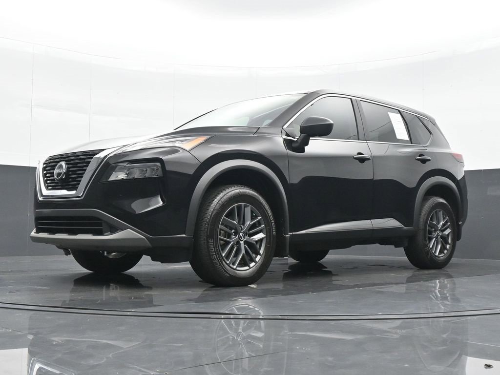 Used 2023 Nissan Rogue S image 17