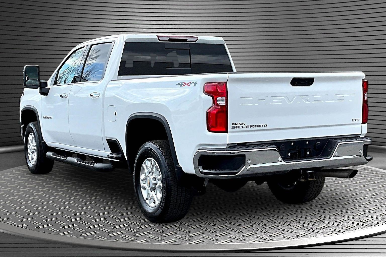 Used 2023 Chevrolet Silverado 2500 LTZ w/ LTZ Plus Package image 4