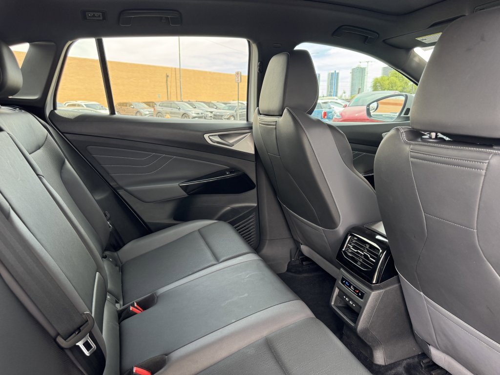 Used 2023 Volkswagen ID.4 Pro S Plus AWD/4WD image 37