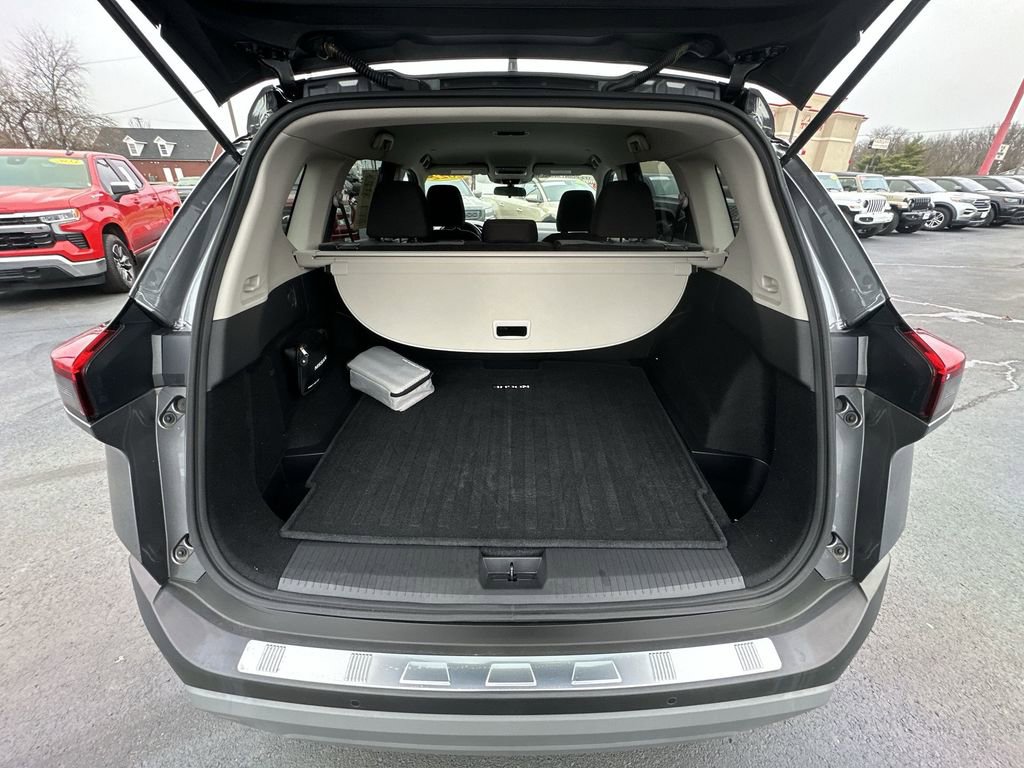 Used 2022 Nissan Rogue SV image 22