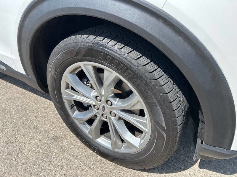 Used 2021 Ford Explorer Limited w/ Equipment Group 301A image 9