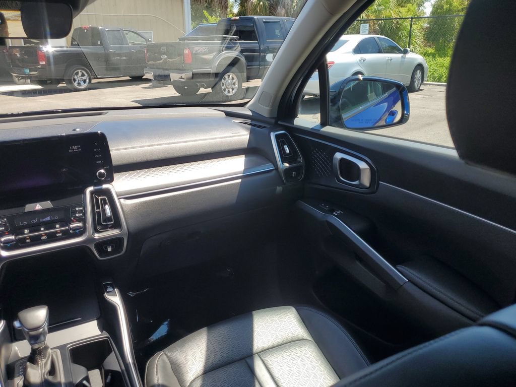 Used 2022 Kia Sorento S FWD image 19