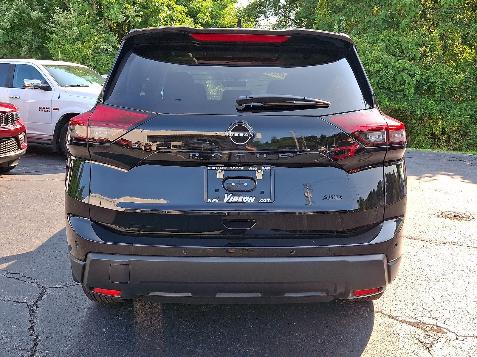 Used 2026 Nissan Rogue Dark Armor AWD/4WD image 5