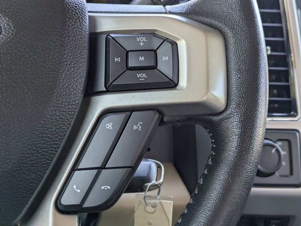 Used 2020 Ford F250 Lariat w/ Chrome Package image 27