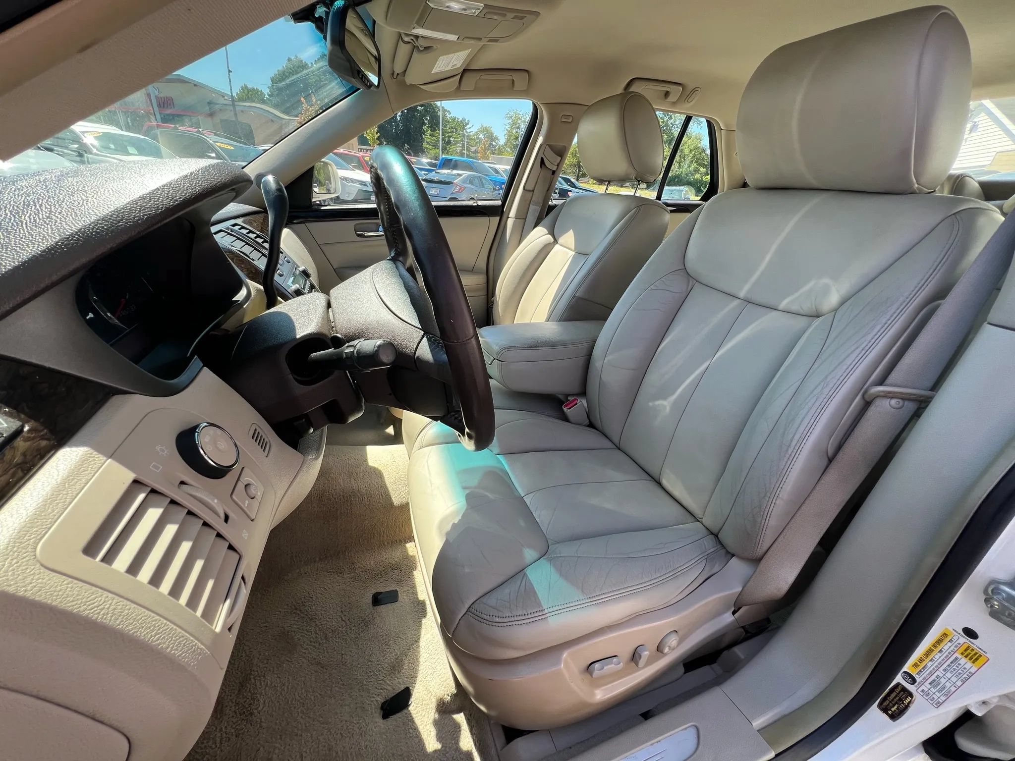 Used 2009 Cadillac DTS w/ Trunk Convenience Package FWD image 20
