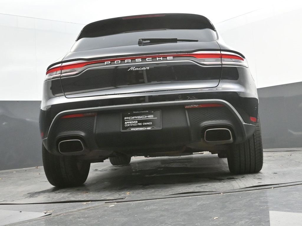 Used 2023 Porsche Macan Turbo image 19