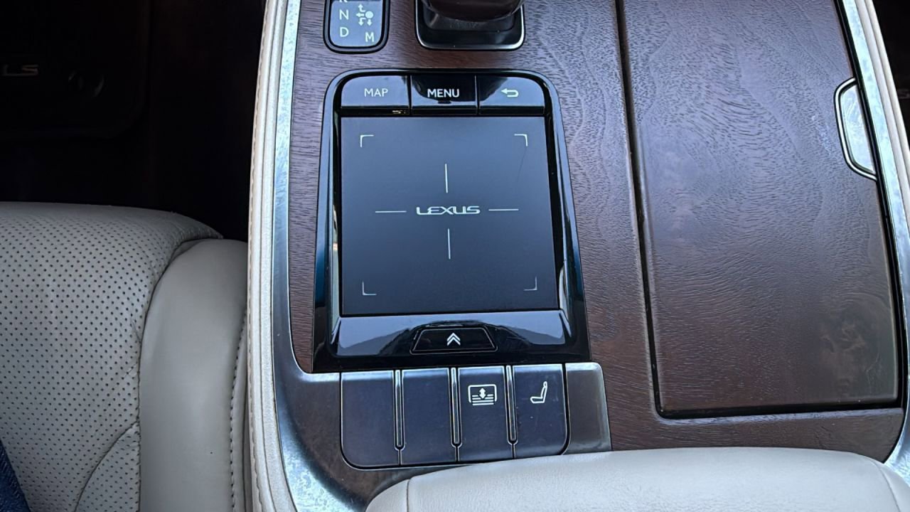 Used 2019 Lexus LS 500 AWD w/ Accessory Package (Z2) image 22