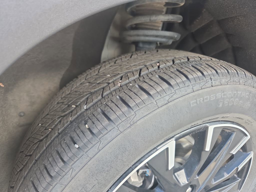 Certified 2025 Chevrolet Traverse LT w/ Sun and Wheel Package AWD/4WD image 35