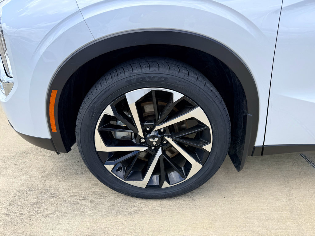 Used 2023 Mitsubishi Outlander SE FWD image 30