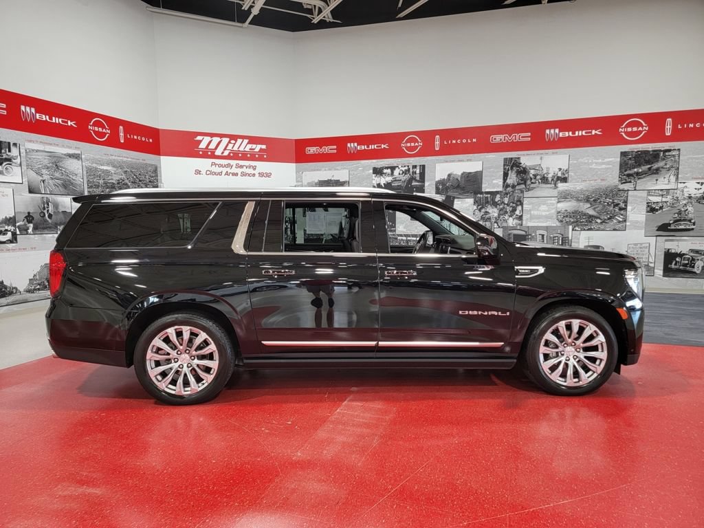 Certified 2024 GMC Yukon XL Denali w/ Denali Reserve Package AWD/4WD image 2