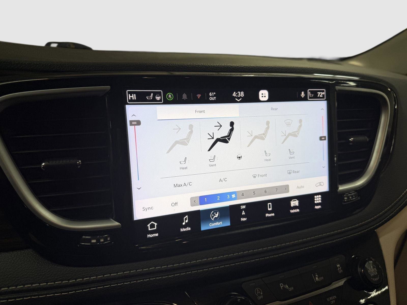 Used 2024 Chrysler Pacifica Limited FWD image 19