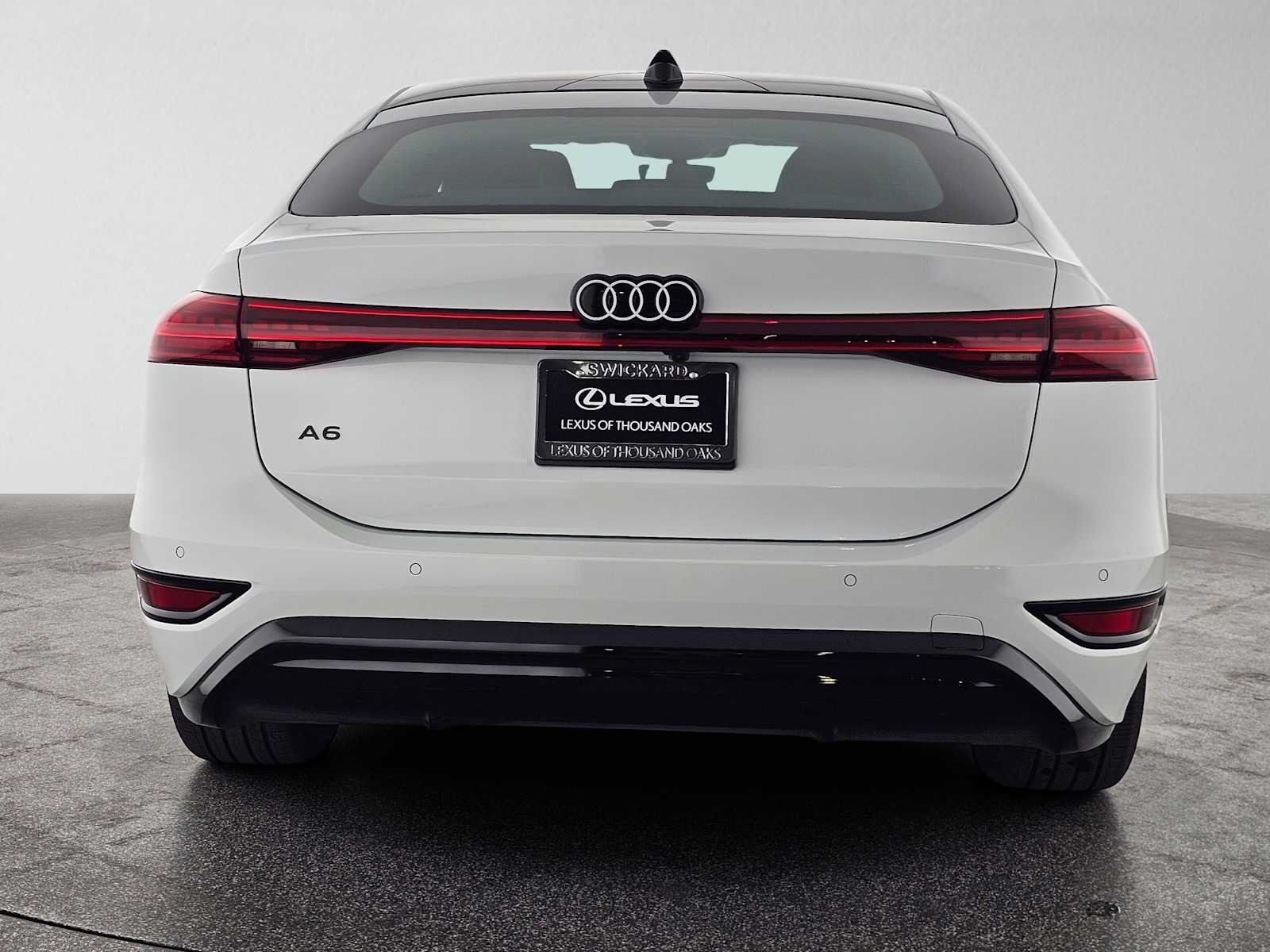 Used 2025 Audi A6 e-tron Premium Plus w/ Premium Plus RWD image 4