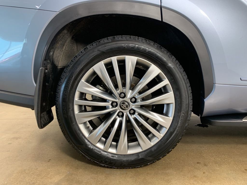 Used 2023 Toyota Highlander Platinum image 46