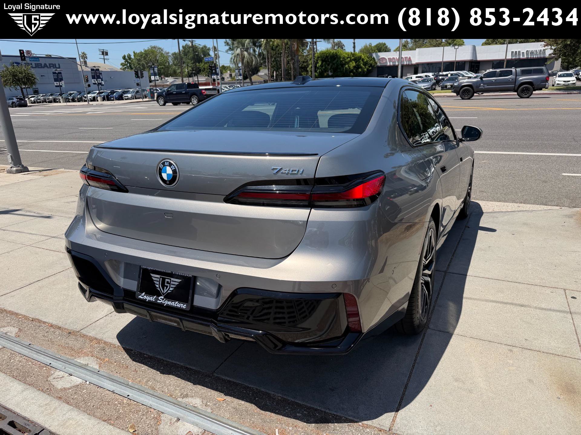 Used 2023 BMW 740i RWD image 7