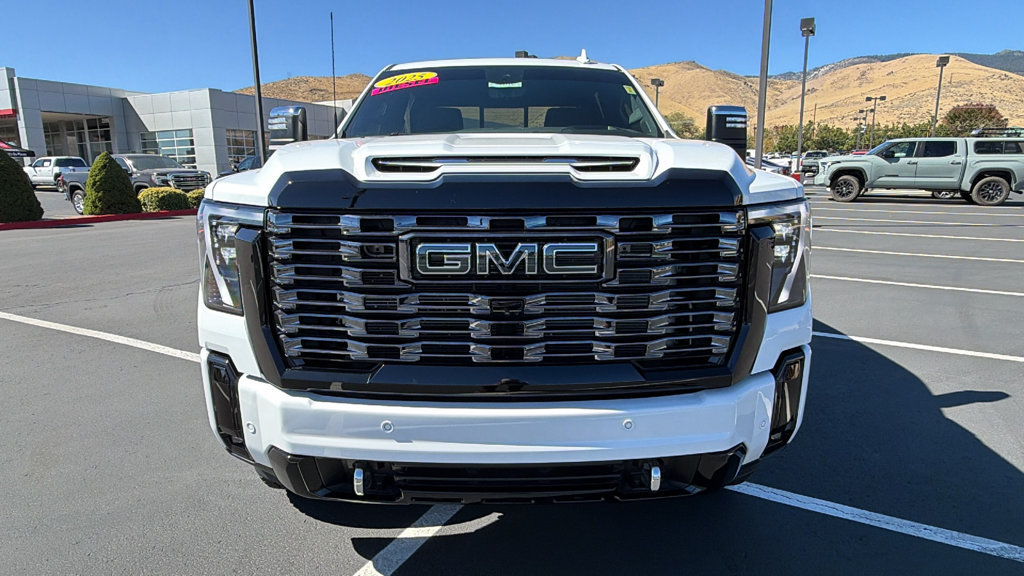 Used 2025 GMC Sierra 3500 Denali Ultimate AWD/4WD image 8