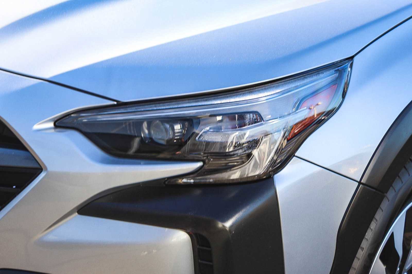 Used 2025 Subaru Outback Limited w/ Tech Package 2 image 8