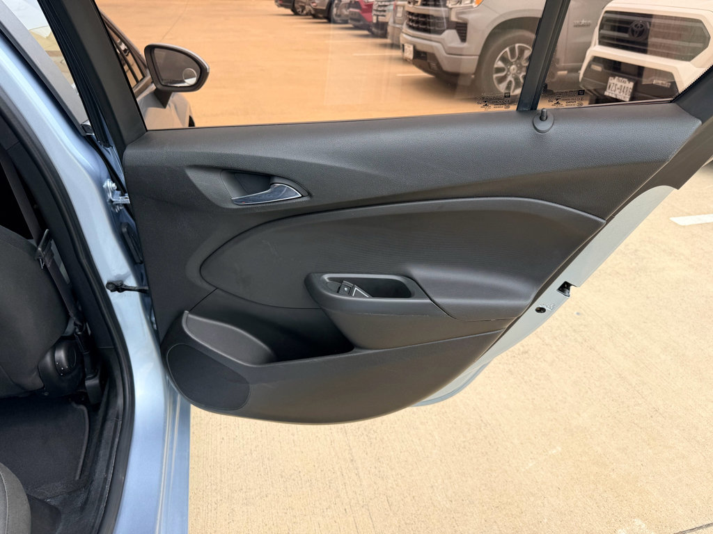 Used 2017 Chevrolet Cruze LS FWD image 21