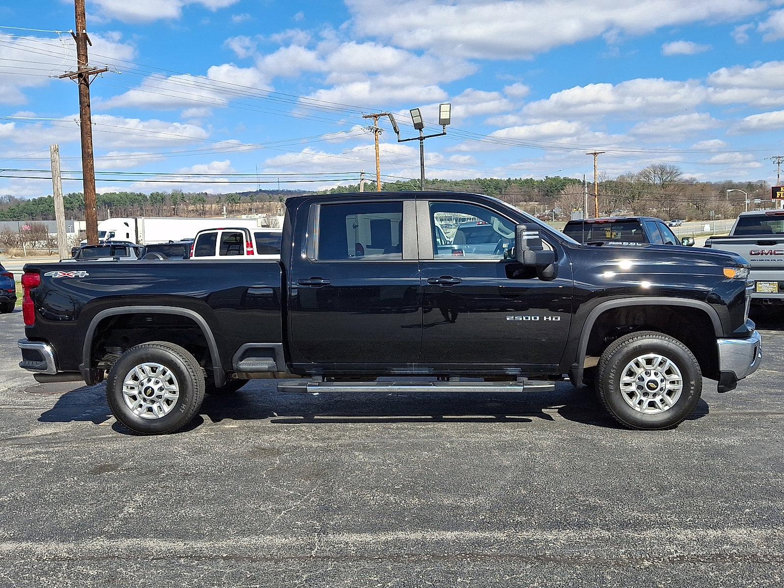 Used 2025 Chevrolet Silverado 2500 LT w/ Convenience Package AWD/4WD image 9