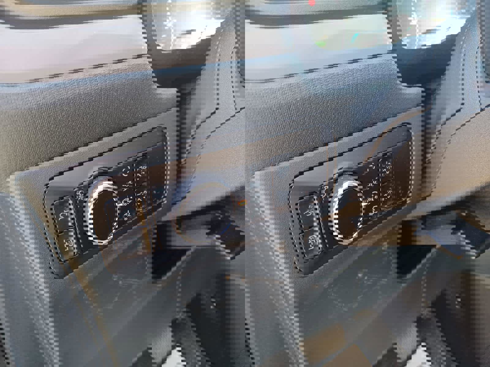 Used 2023 Ford Maverick XL image 14