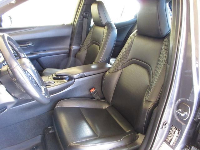 Used 2022 Lexus UX 200 w/ Accessory Package (Z1) image 11