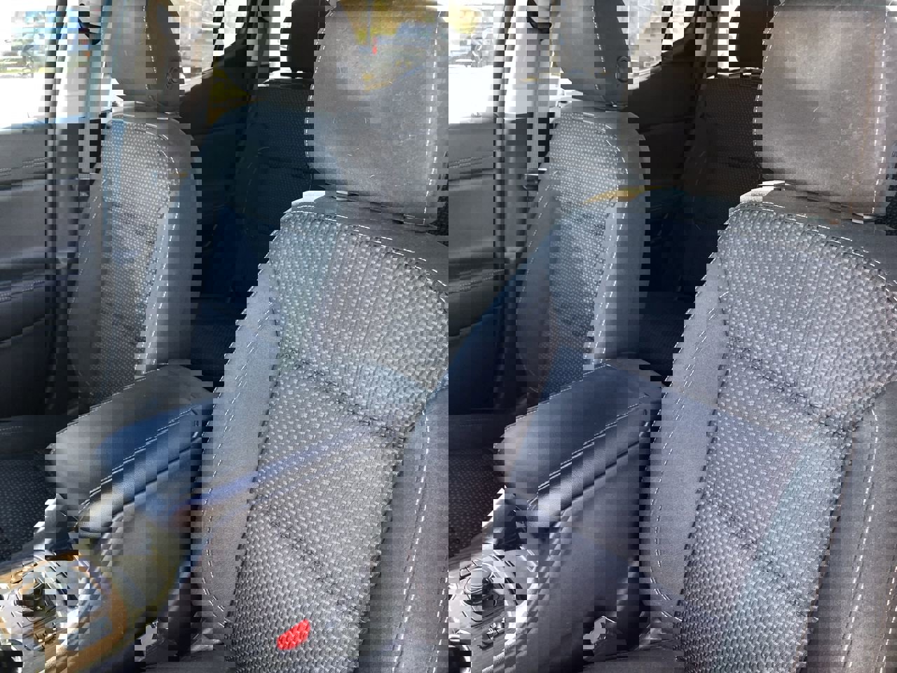 Used 2023 GMC Acadia SLE w/ Driver Convenience Package image 15