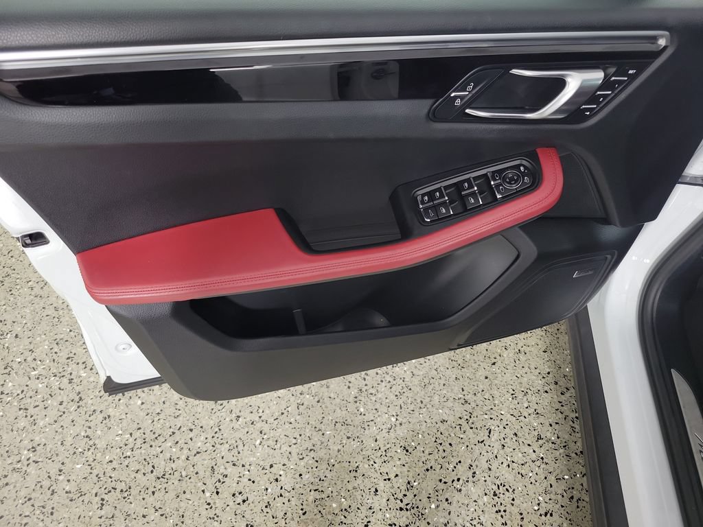 Used 2021 Porsche Macan S AWD/4WD image 19