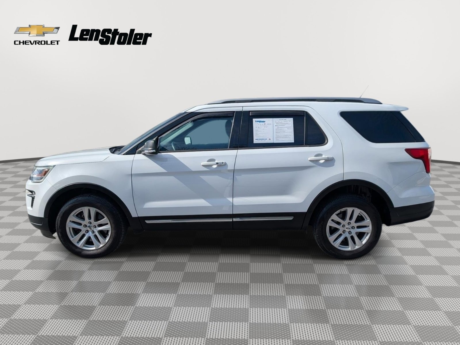 Used 2019 Ford Explorer XLT w/ Equipment Group 201A image 2