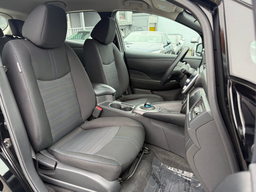 Used 2025 Nissan Leaf S FWD image 28