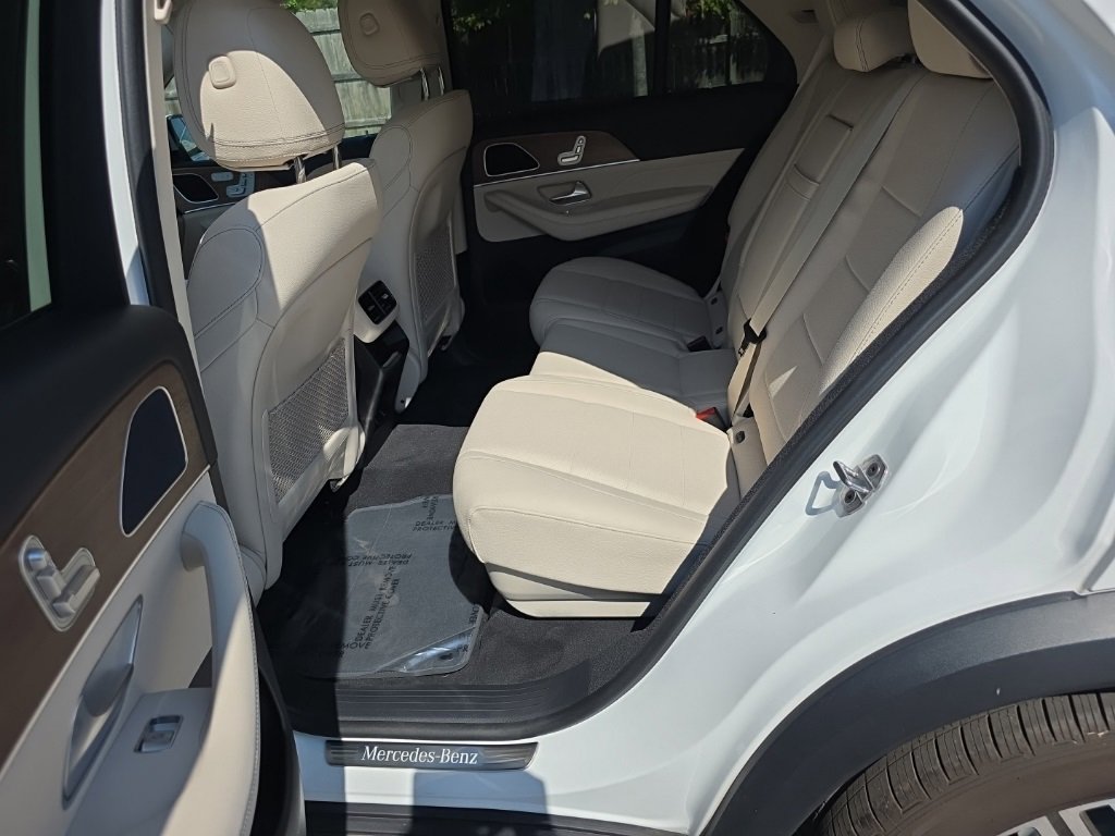 Used 2024 Mercedes-Benz GLE 350 4MATIC w/ 3rd Row Seat Package image 8