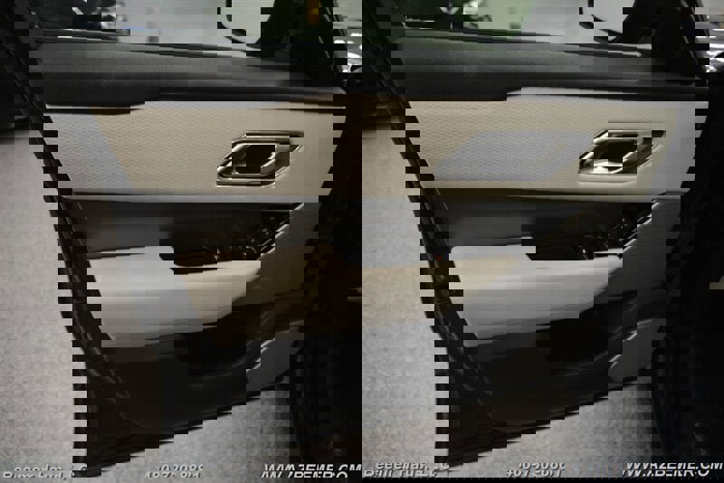 Used 2020 Land Rover Range Rover Velar S image 37