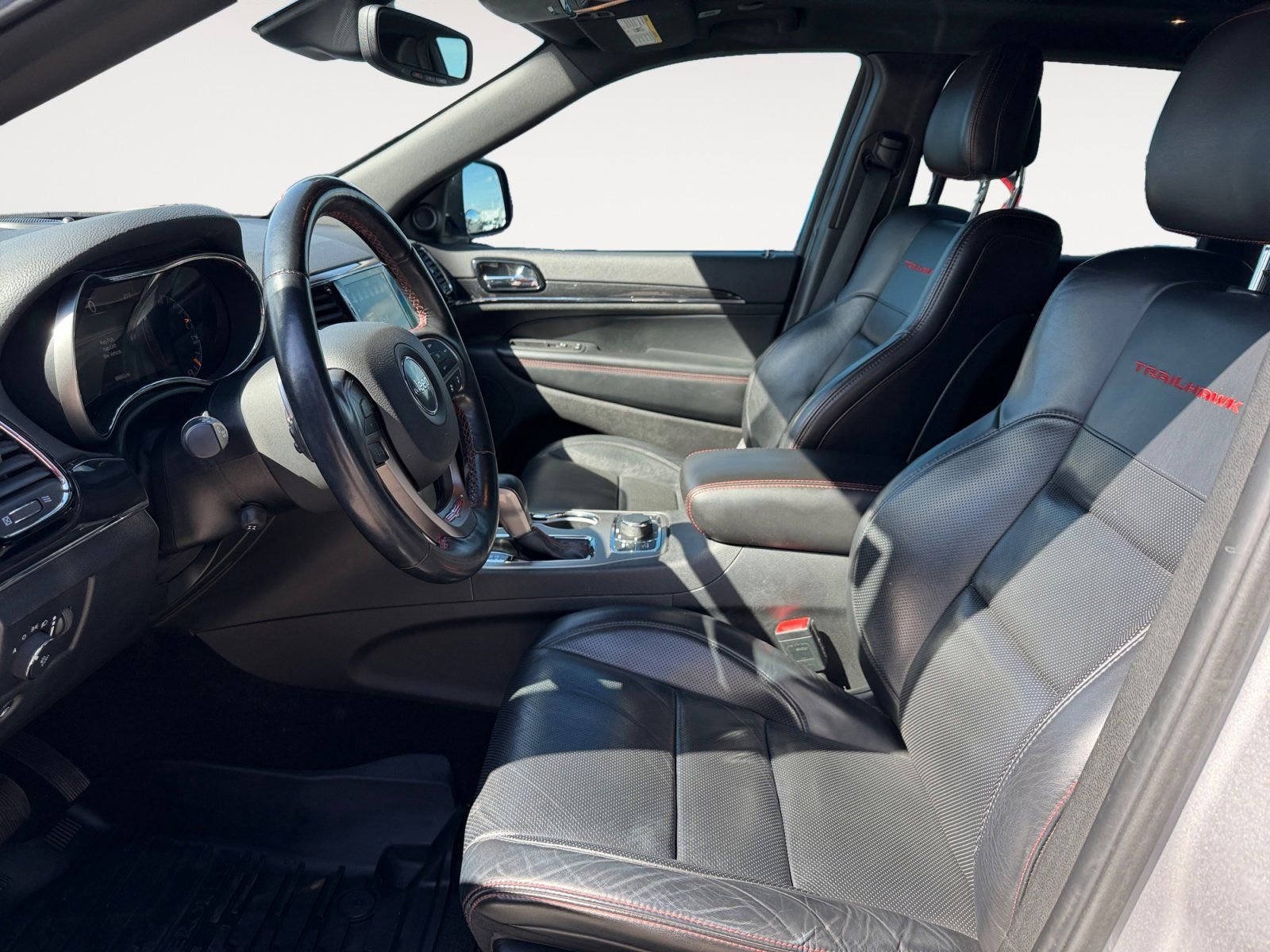 Used 2021 Jeep Grand Cherokee Trailhawk w/ Trailhawk Luxury Group image 9