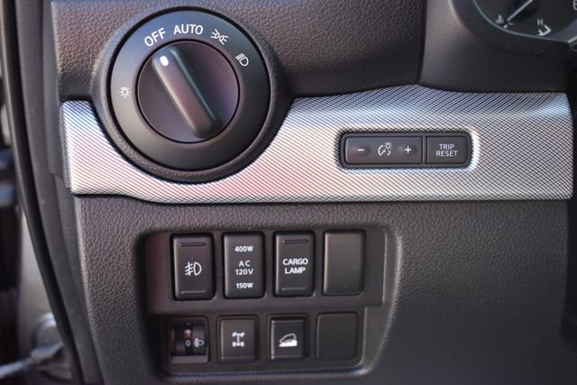 Used 2016 Nissan Titan PRO-4X w/ Pro-4x Convenience Package image 24