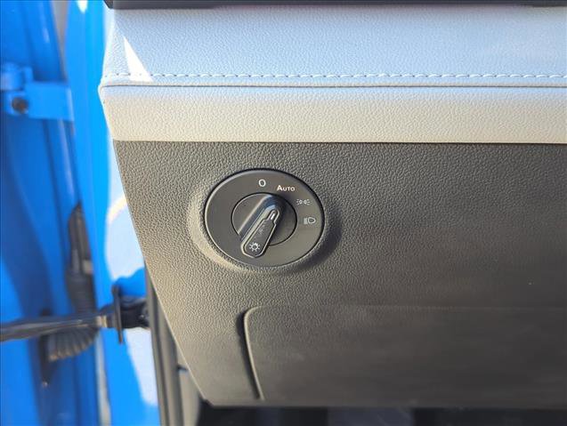 Used 2023 Volkswagen Taos SEL image 12