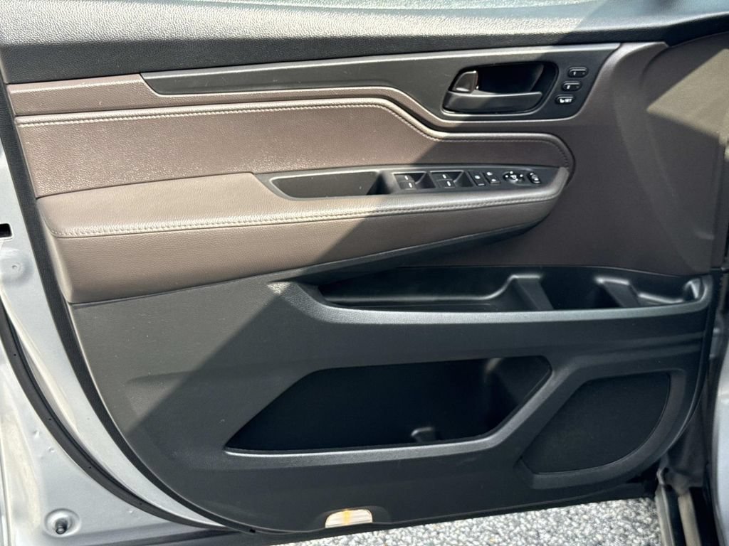 Used 2018 Honda Odyssey EX-L image 15