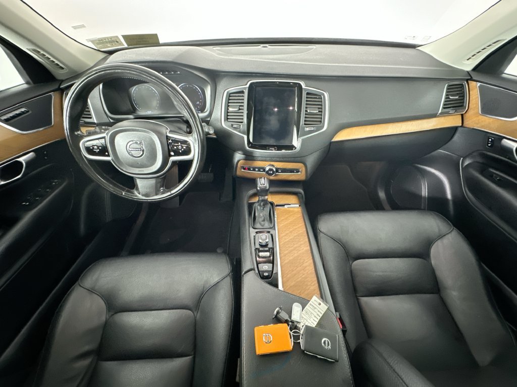 Used 2021 Volvo XC90 T6 Momentum w/ Climate Package AWD/4WD image 10