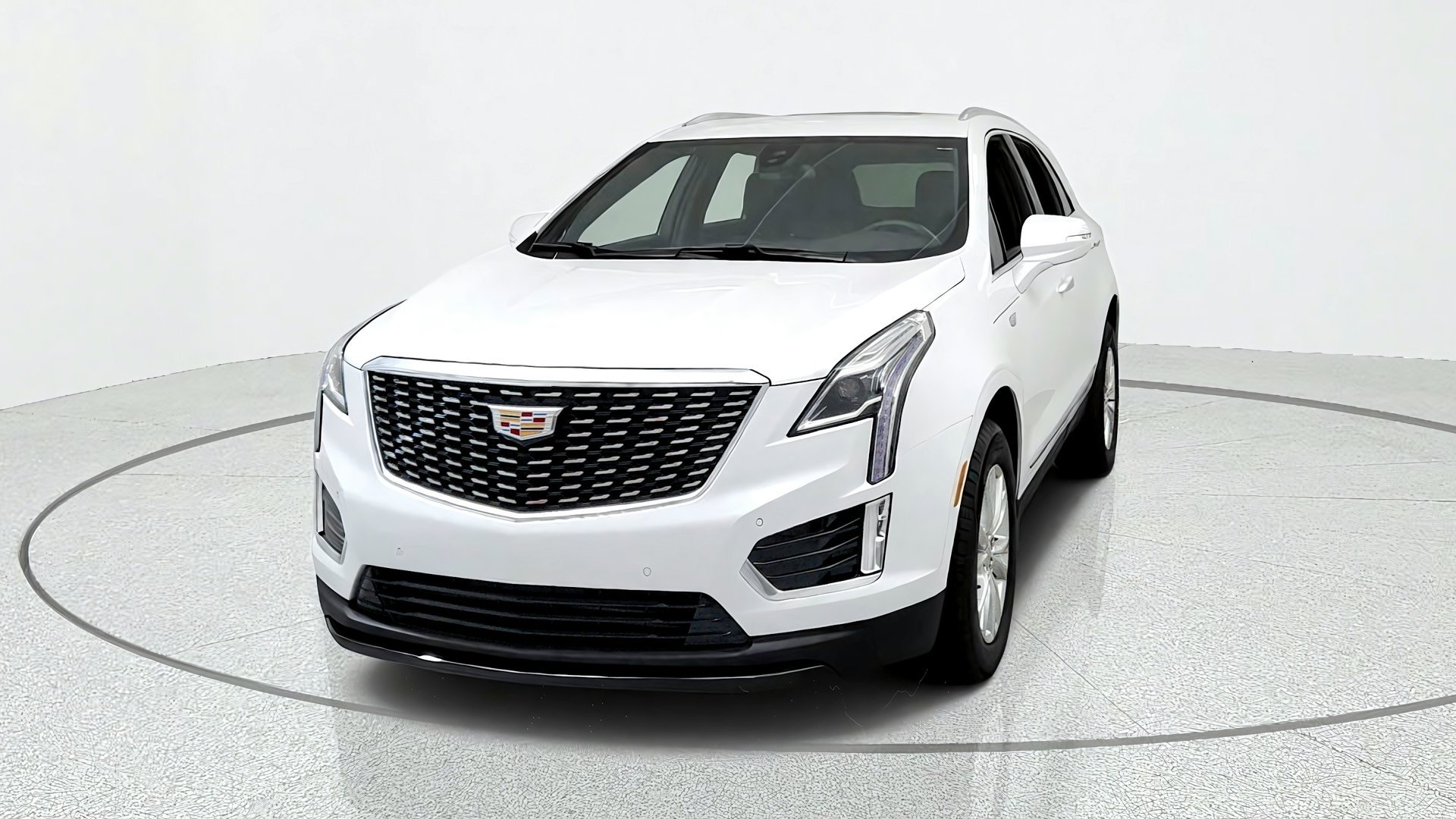 Certified 2024 Cadillac XT5 Luxury w/ LPO, Floor Liner Package AWD/4WD image 8