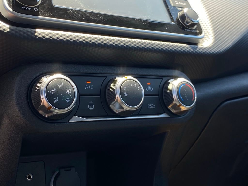 New 2025 Nissan Kicks Play S image 28